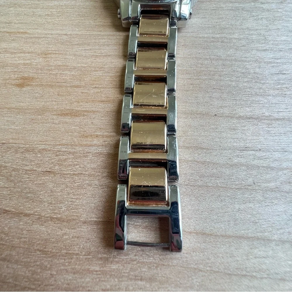 NY&C ladies rose gold tone silver tone fashion watch NEW BATTERY
